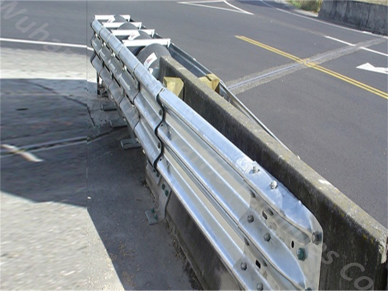 Galvanized Metal Road Guardrail Terminal End