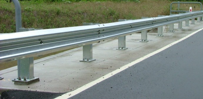 Galvanized Q235B Steel Highway Guardrails 